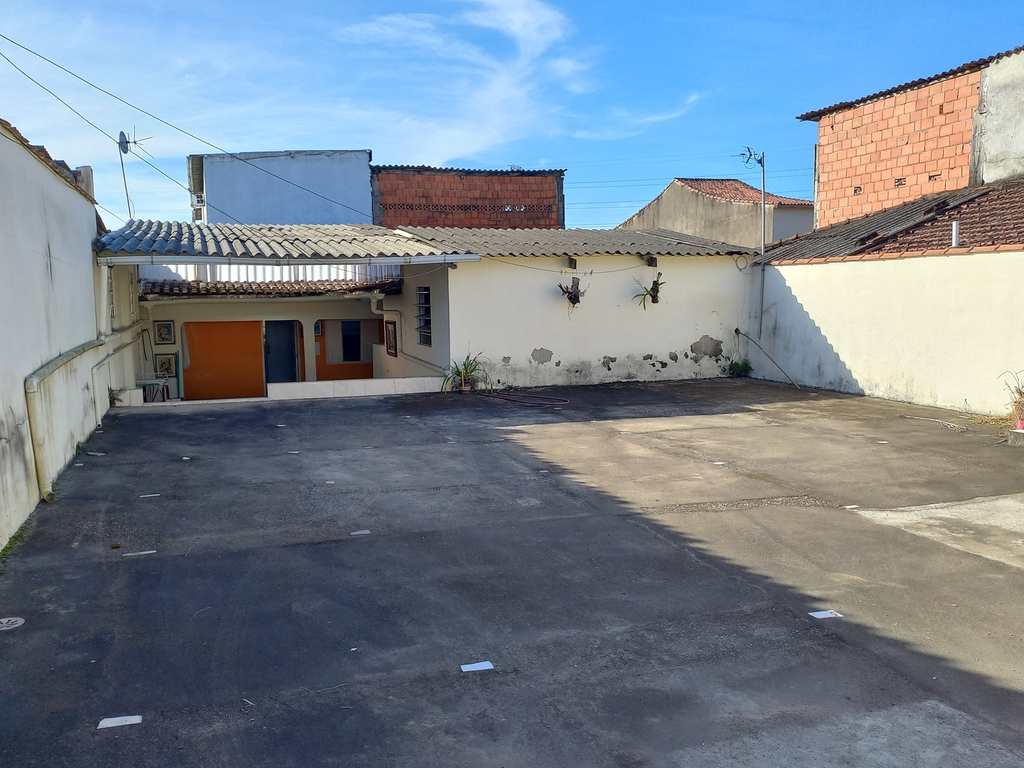 Casa em São Vicente, no bairro Parque São Vicente