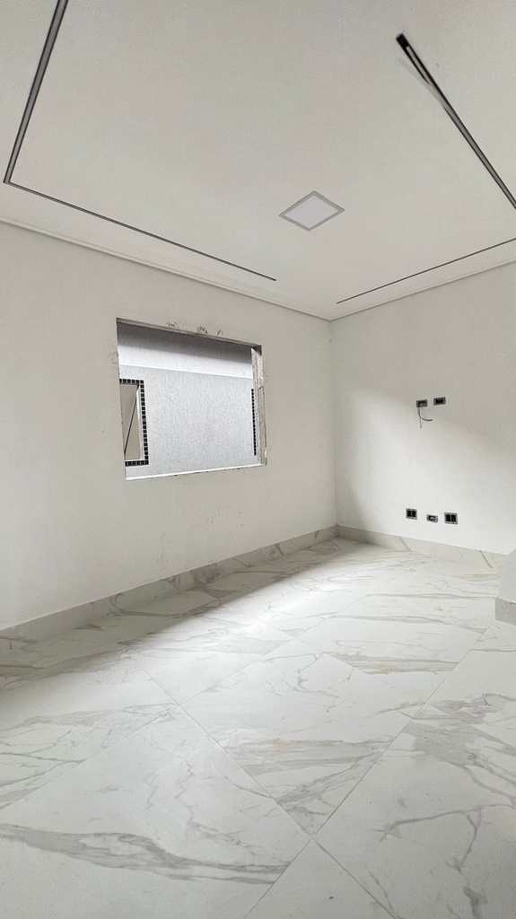 Casa de Condomínio em Praia Grande, no bairro Maracanã