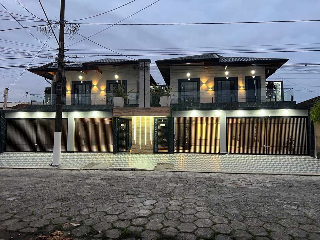 Casa de Condomínio em Praia Grande, no bairro Maracanã