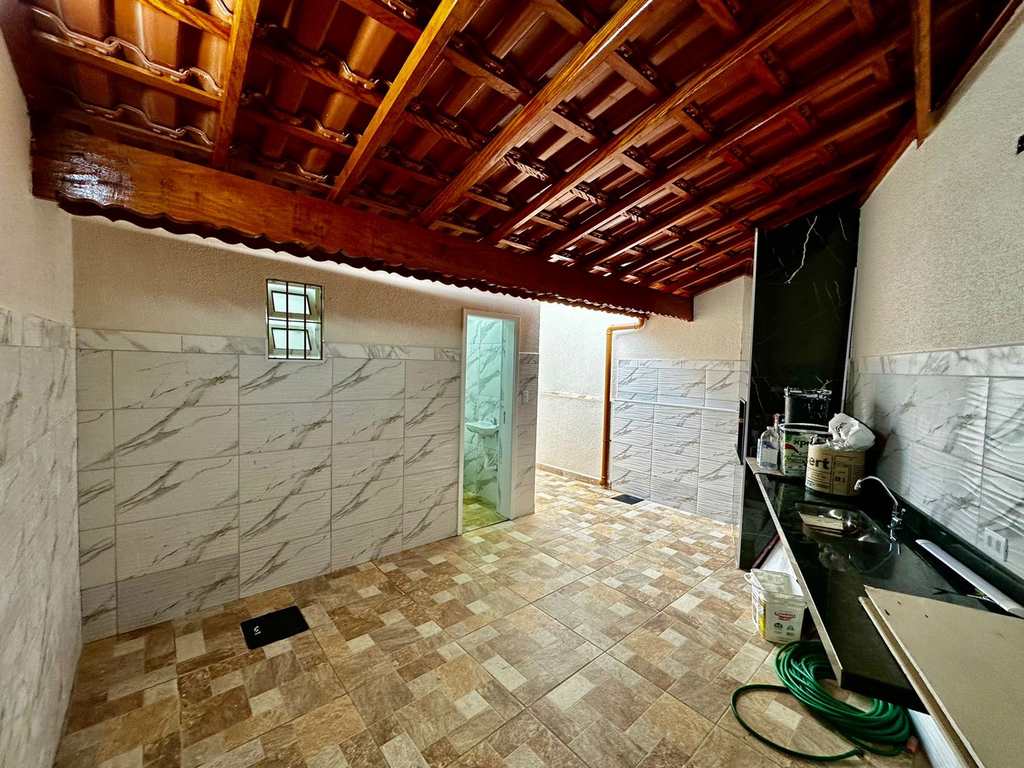 Casa em Praia Grande, no bairro Caiçara