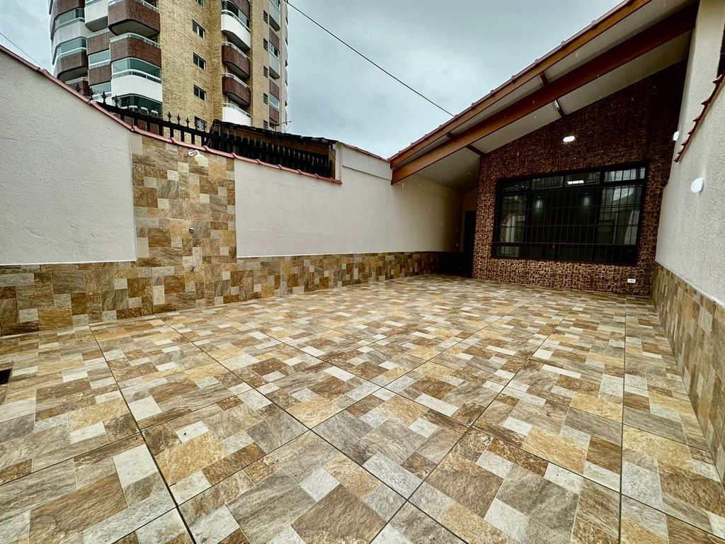 Casa em Praia Grande, no bairro Caiçara