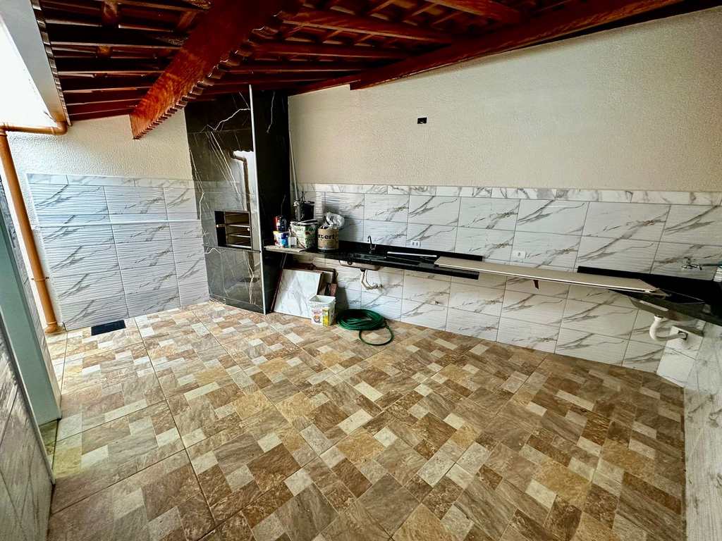 Casa em Praia Grande, no bairro Caiçara