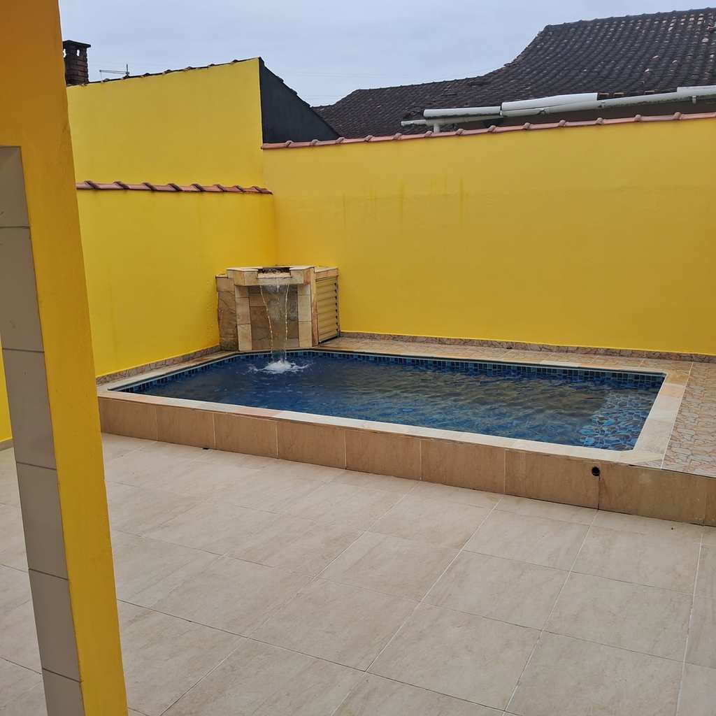 Casa em Mongaguá, no bairro Centro