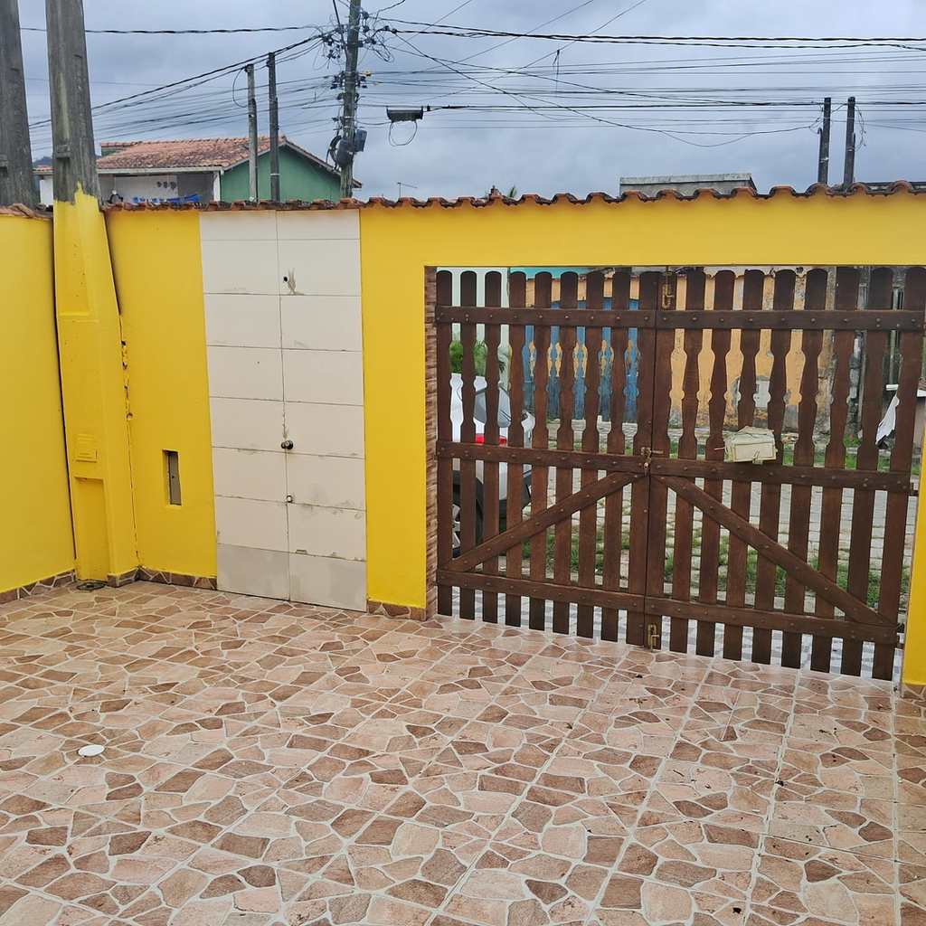 Casa em Mongaguá, no bairro Centro