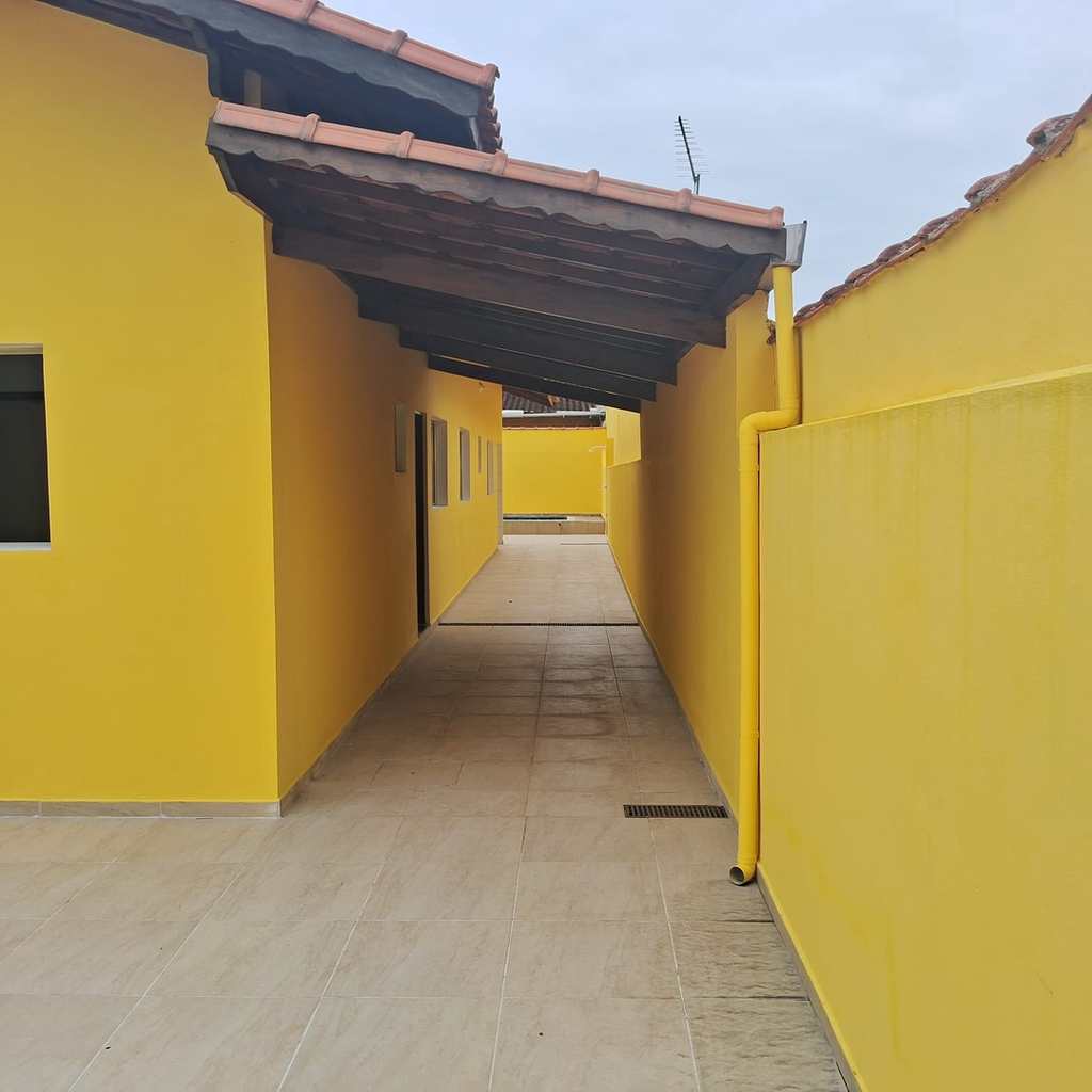 Casa em Mongaguá, no bairro Centro