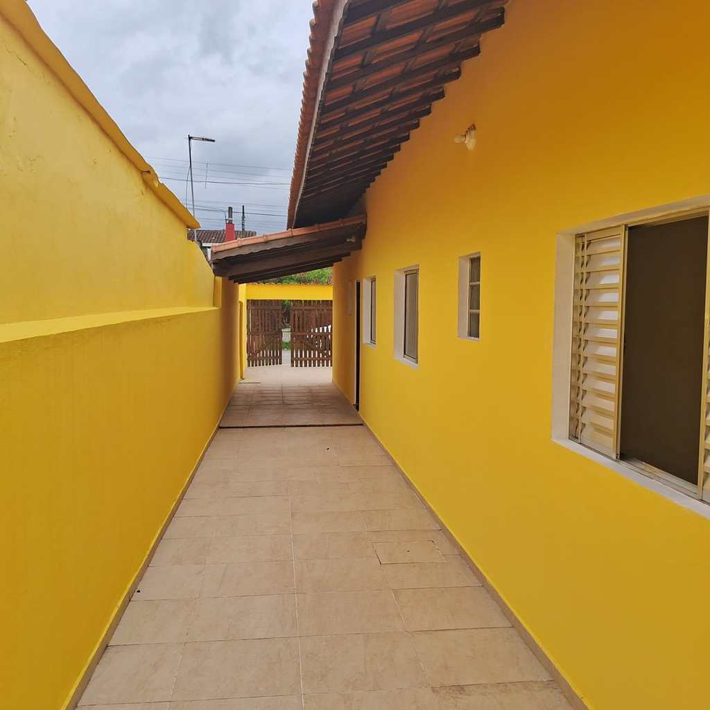 Casa em Mongaguá, no bairro Centro