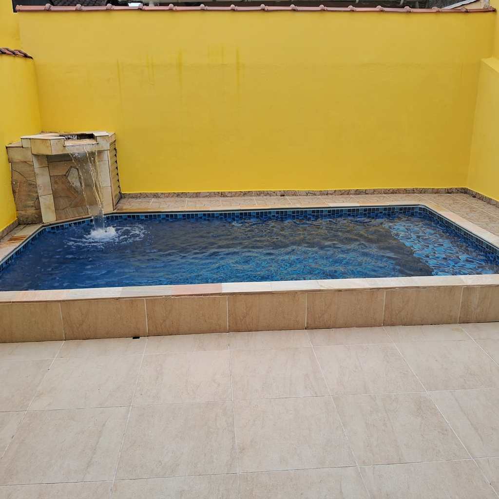 Casa em Mongaguá, no bairro Centro