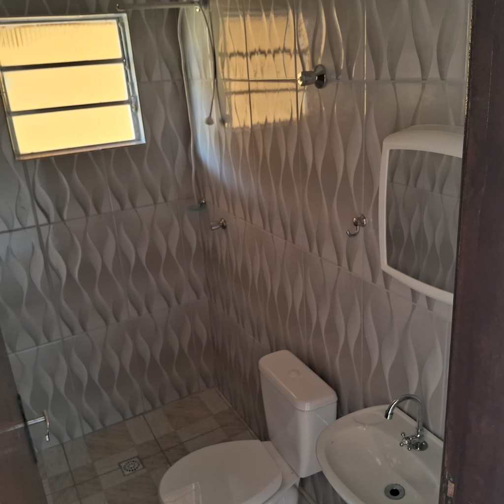 Casa em Mongaguá, no bairro Centro
