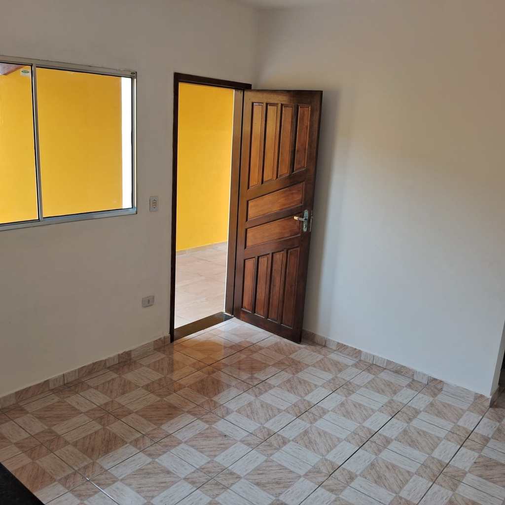 Casa em Mongaguá, no bairro Centro