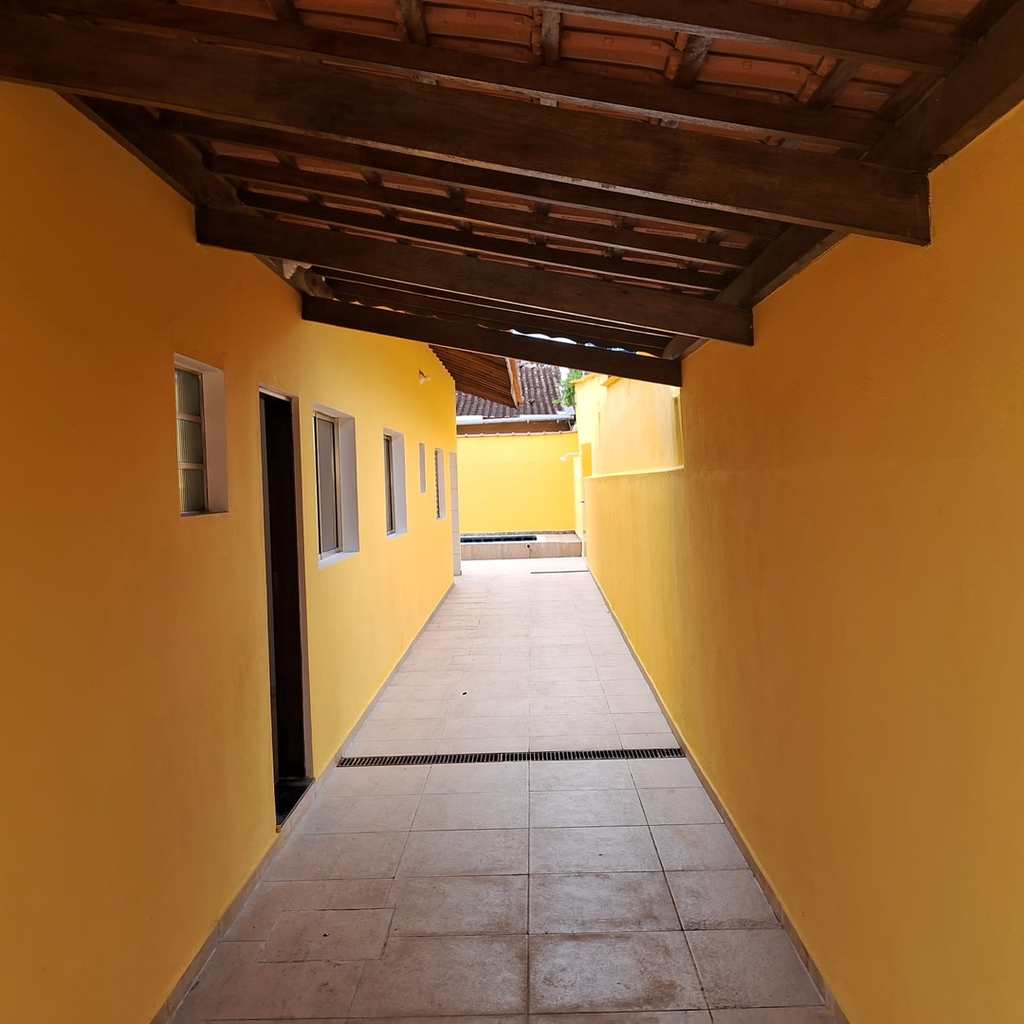 Casa em Mongaguá, no bairro Centro