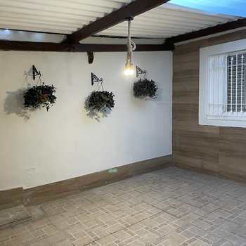 Casa em Praia Grande, bairro Tupiry