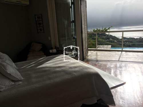 Sobrado de Condomínio, código 490 em Ilhabela, bairro Vila