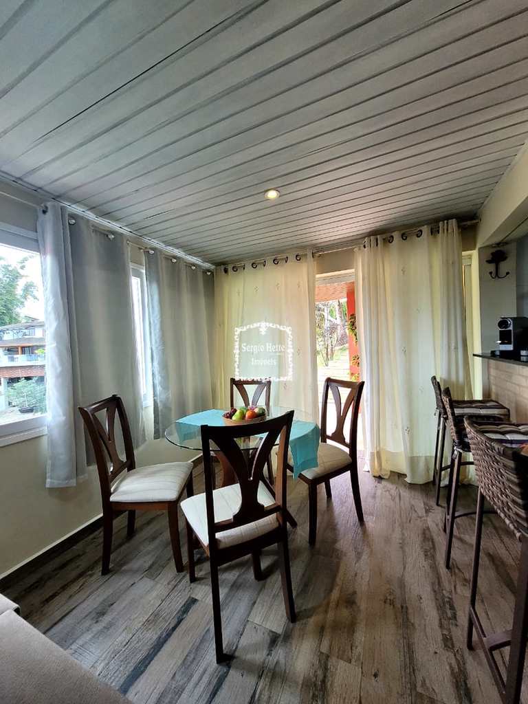 Apartamento em Ilhabela, no bairro Centro