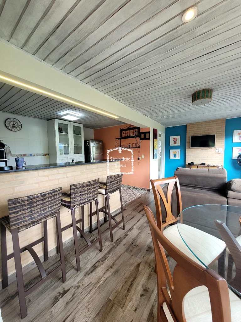Apartamento em Ilhabela, no bairro Centro