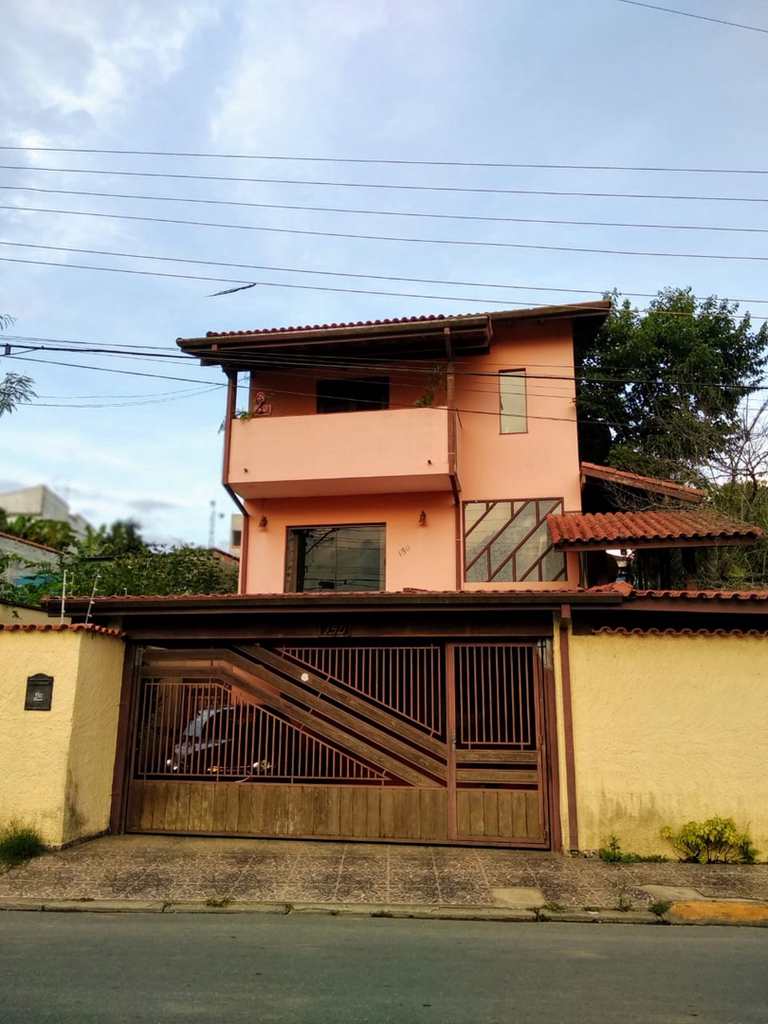 Casa em Biritiba-Mirim, no bairro Centro
