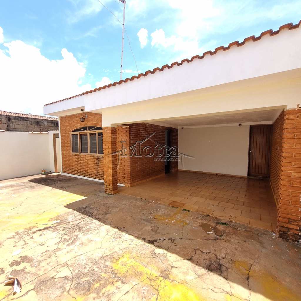 Casa em Cravinhos, no bairro Vila Cláudia