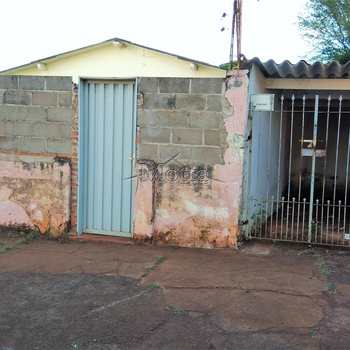 Casa em Cravinhos, bairro Centro