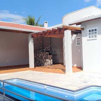 Casa em Cravinhos, bairro Centro