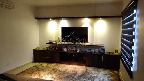 Casa, código 990 em Cravinhos, bairro Centro