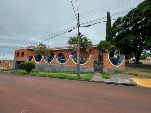 Casa, código 1006 em Cravinhos, bairro Centro