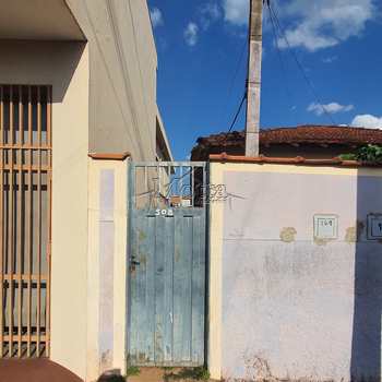 Casa em Cravinhos, bairro Bela Vista