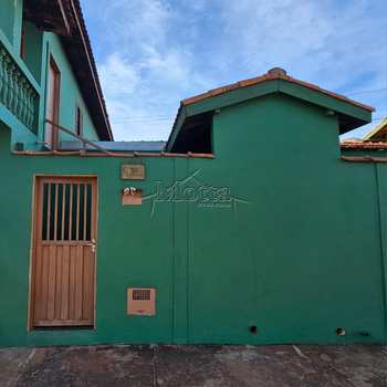 Casa em Cravinhos, bairro Francisco Castilho