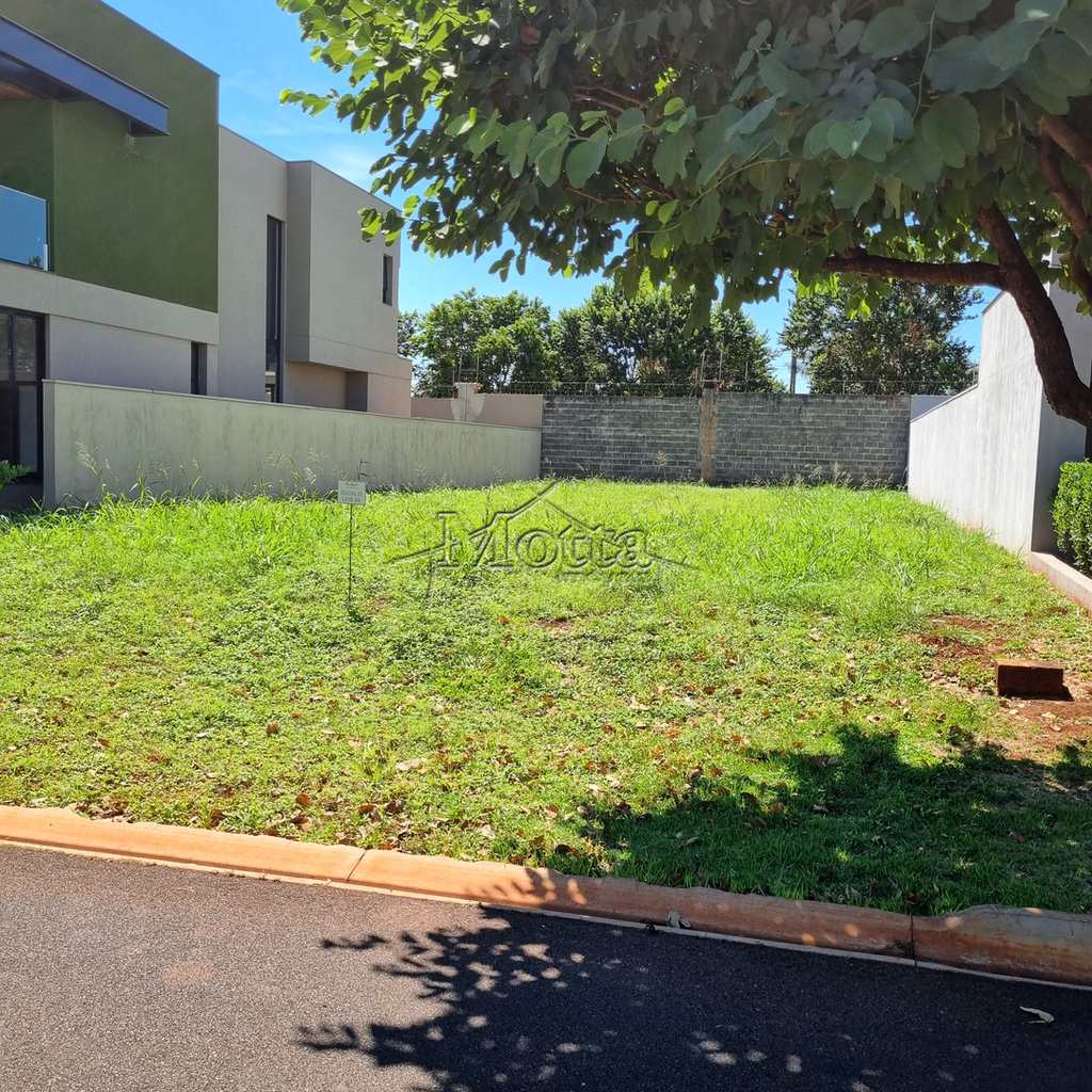 Terreno de Condomínio em Cravinhos, no bairro Alto do Castelo