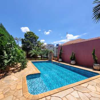 Casa em Cravinhos, bairro Centro