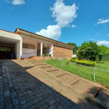 Casa em Cravinhos, bairro Centro