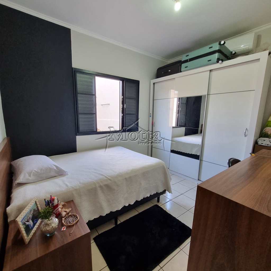 Casa em Cravinhos, no bairro Jardim das Acácias