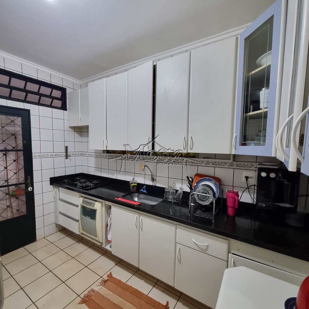 Casa em Cravinhos, no bairro Jardim das Acácias