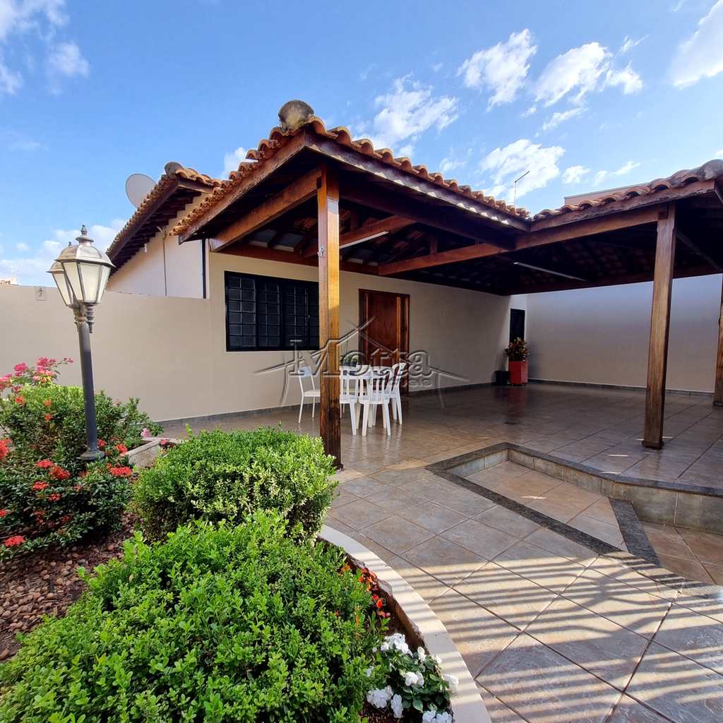 Casa em Cravinhos, no bairro Jardim das Acácias