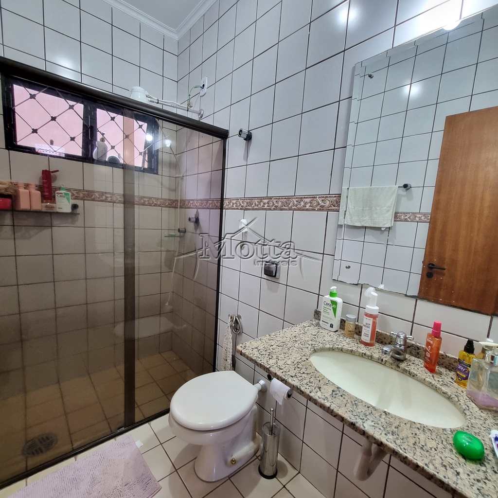 Casa em Cravinhos, no bairro Jardim das Acácias