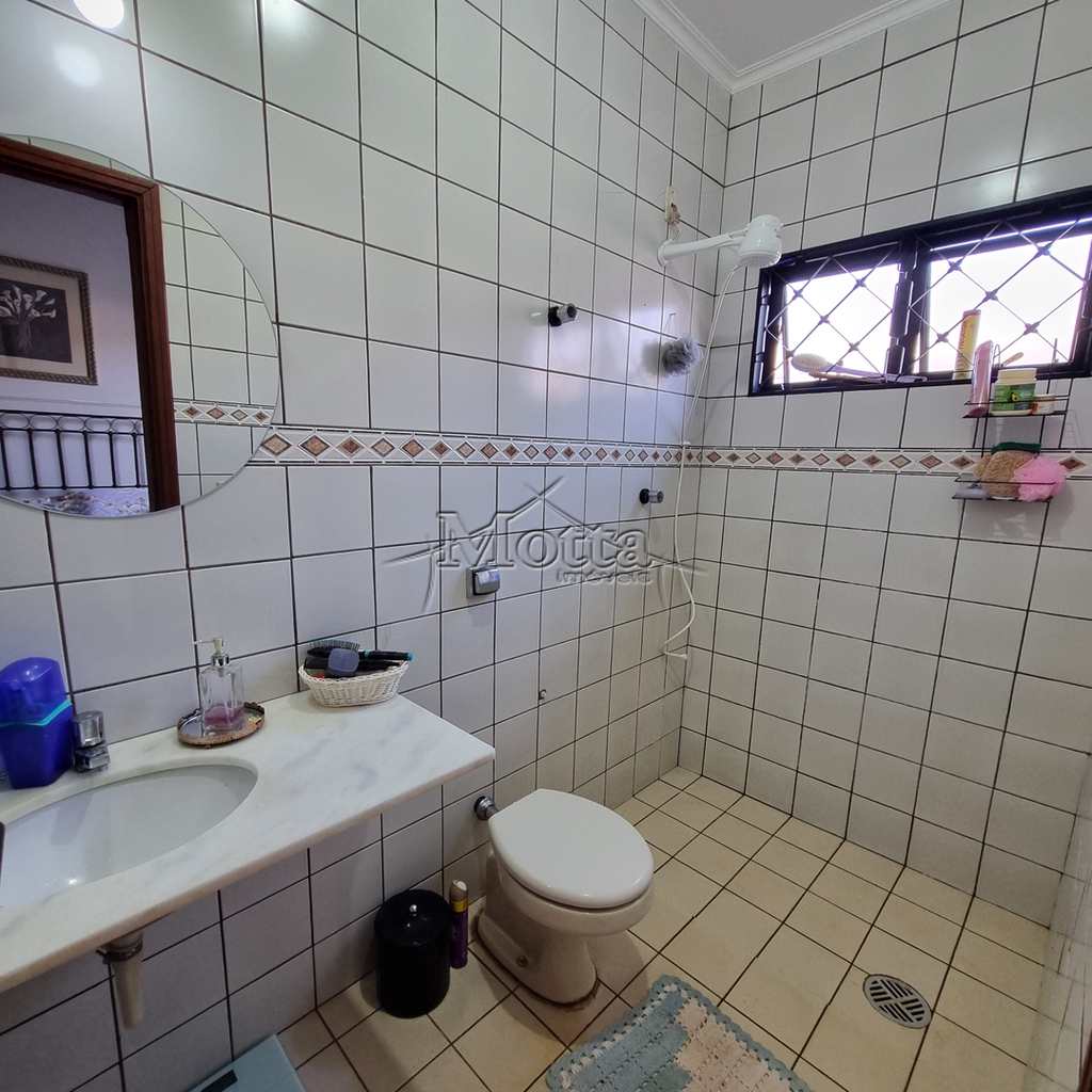 Casa em Cravinhos, no bairro Jardim das Acácias