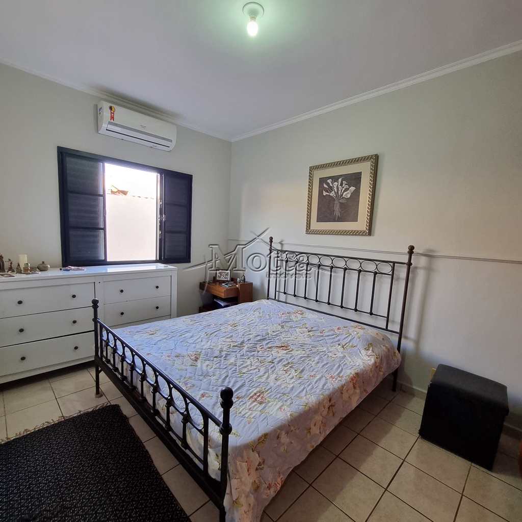 Casa em Cravinhos, no bairro Jardim das Acácias