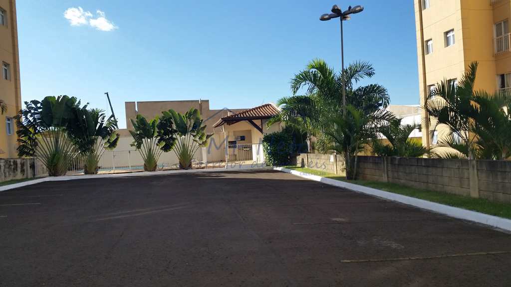 condomínio em Pirassununga, bairro Jardim Rosim