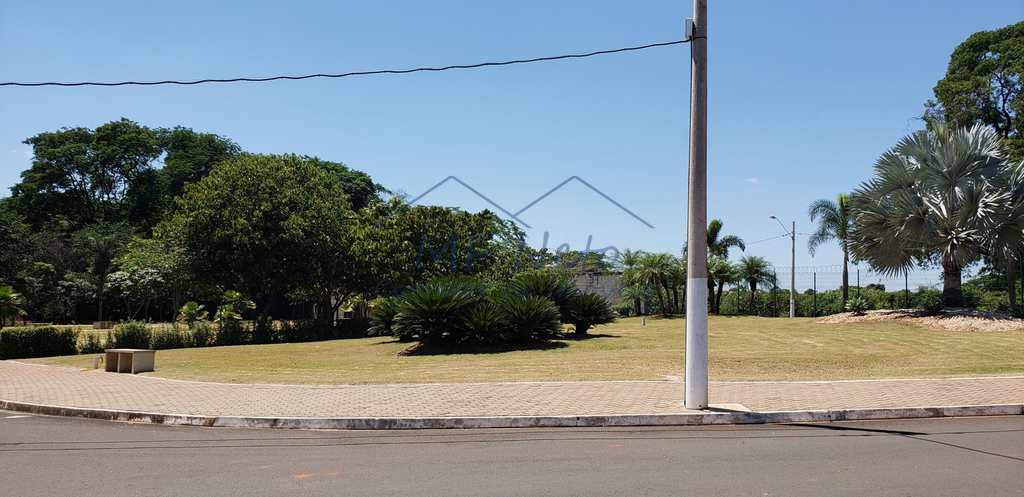 condomínio em Pirassununga, bairro Jardim Primavera