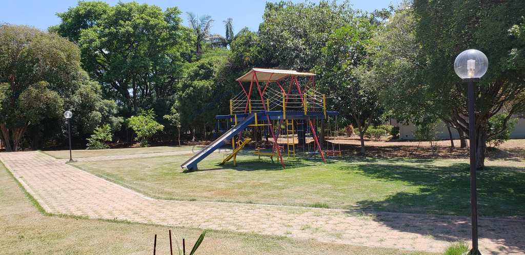 condomínio em Pirassununga, bairro Jardim Primavera