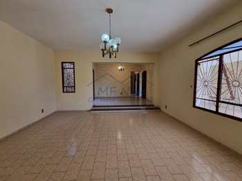 Casa, código 10122500 em Pirassununga, bairro Vila Pinheiro