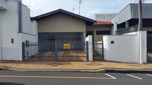 Casa, código 103200 em Pirassununga, bairro Centro