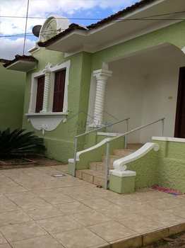 Casa, código 10125600 em Pirassununga, bairro Centro