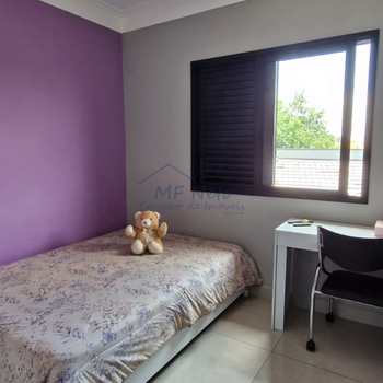 Sobrado em Pirassununga, bairro Jardim Kamel