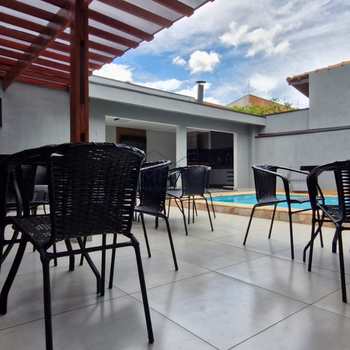 Sobrado em Pirassununga, bairro Jardim Kamel