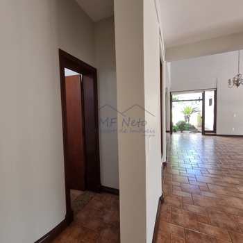 Casa de Condomínio em Pirassununga, bairro Cidade Jardim