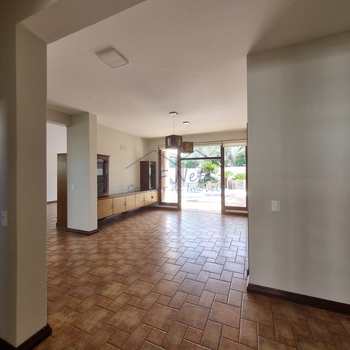 Casa de Condomínio em Pirassununga, bairro Cidade Jardim