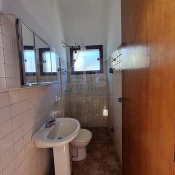 Casa de Condomínio em Pirassununga, bairro Cidade Jardim