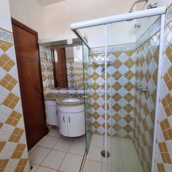 Casa de Condomínio em Pirassununga, bairro Cidade Jardim
