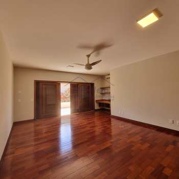 Casa de Condomínio em Pirassununga, bairro Cidade Jardim