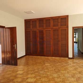 Casa de Condomínio em Pirassununga, bairro Cidade Jardim