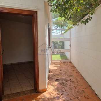 Casa de Condomínio em Pirassununga, bairro Cidade Jardim